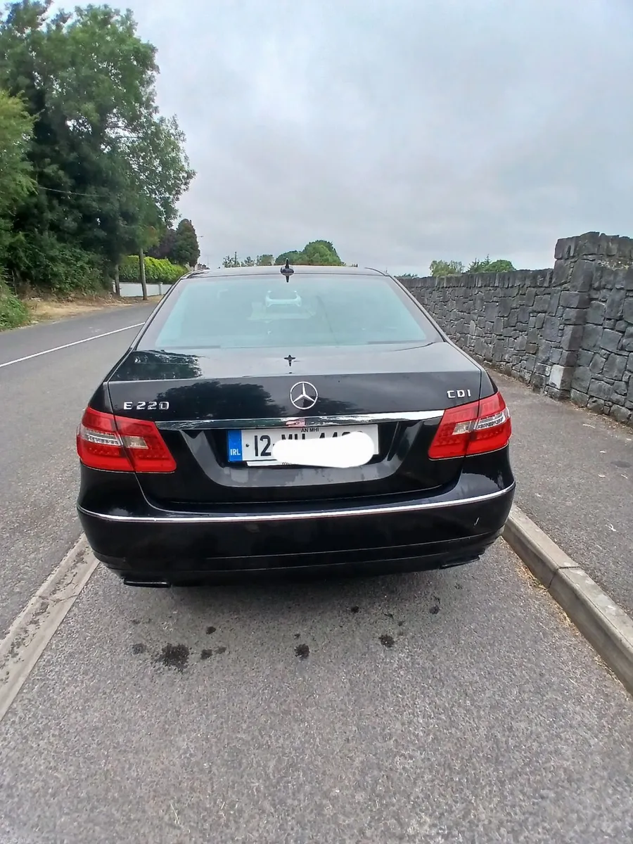 Mercedes-Benz E-Class 2012 - Image 6