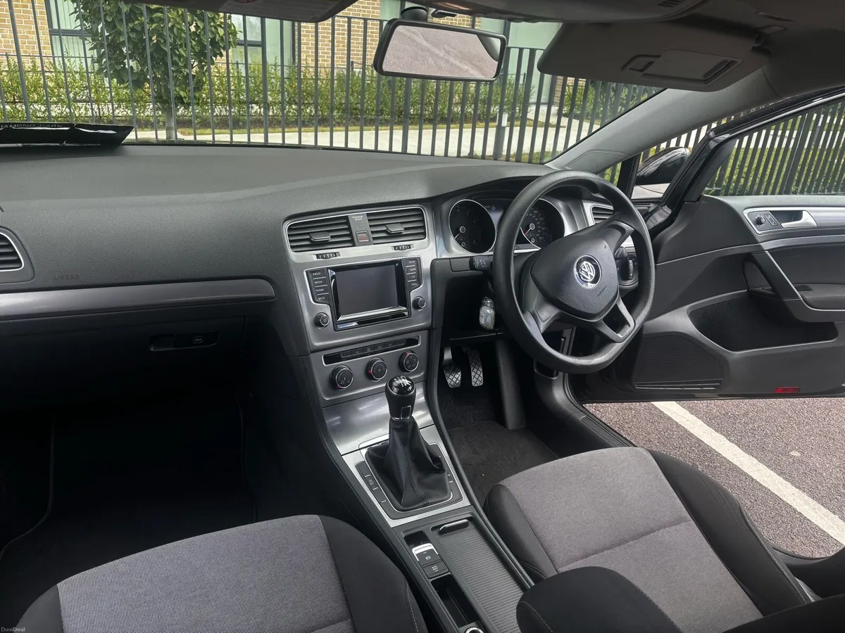Volkswagen golf 141 (TAX &NCT) low miles - Image 5
