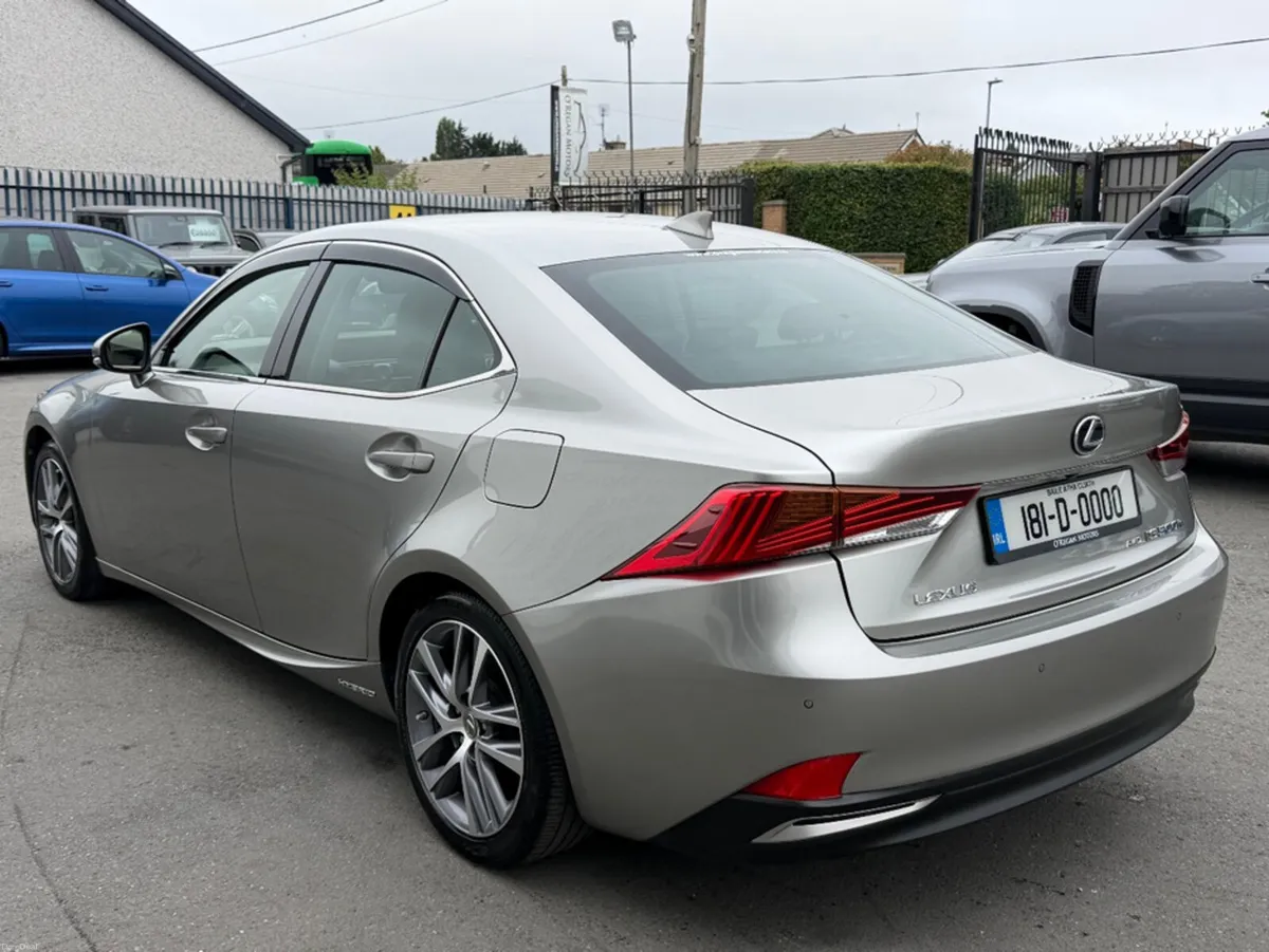 Lexus IS 2.5 HYBRID EXECUTIVE AUTO - Image 6