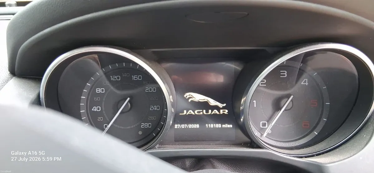 Jaguar XE 2016 - Image 6