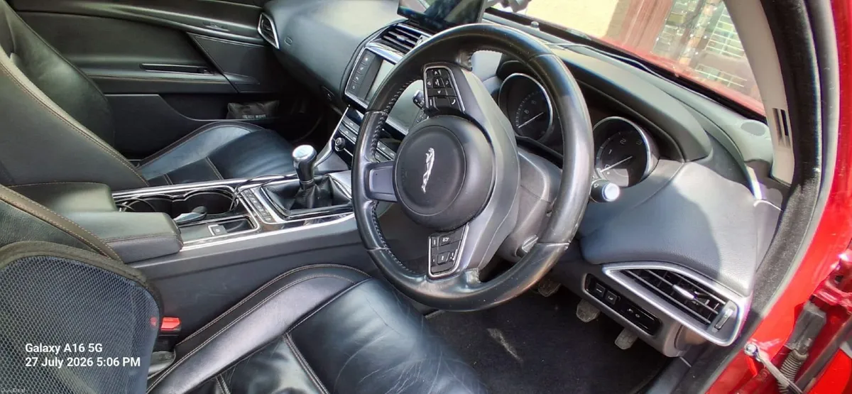 Jaguar XE 2016 - Image 4