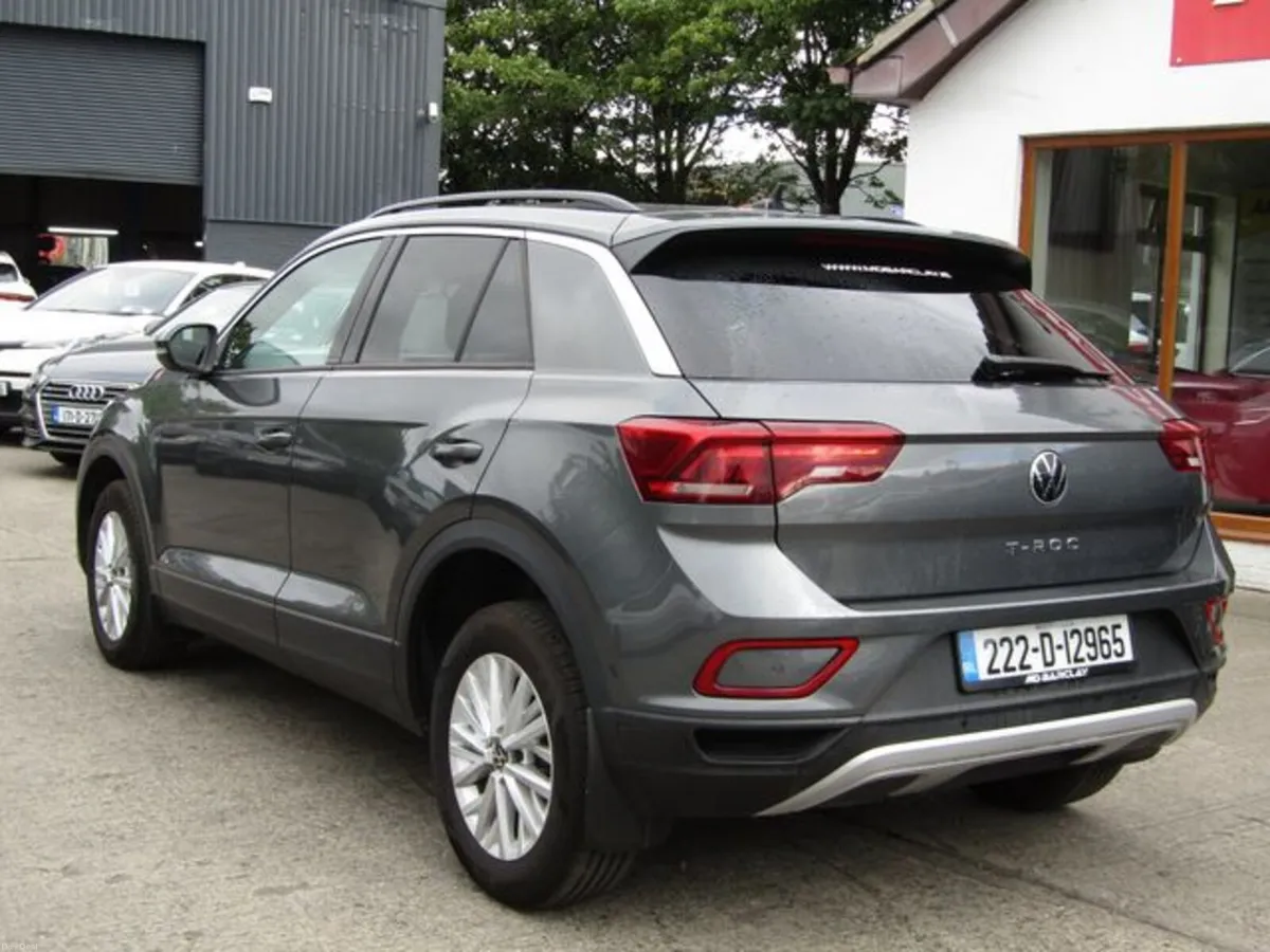 Volkswagen T-Roc Life 2.0 TDI M6F 116HP 5DR - Image 6