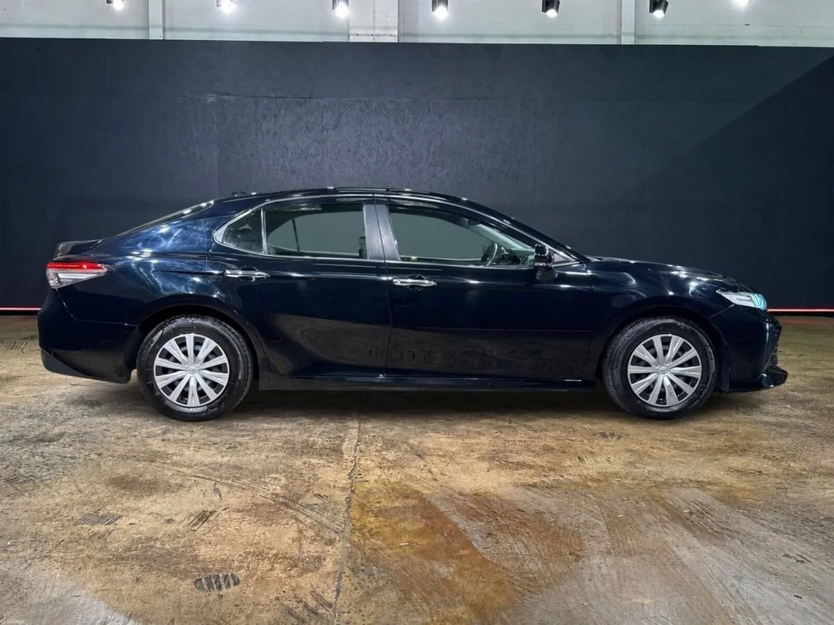 Toyota Camry 2.5 HYBRID AUTOMATIC - CRUISE CONTROL - Image 2