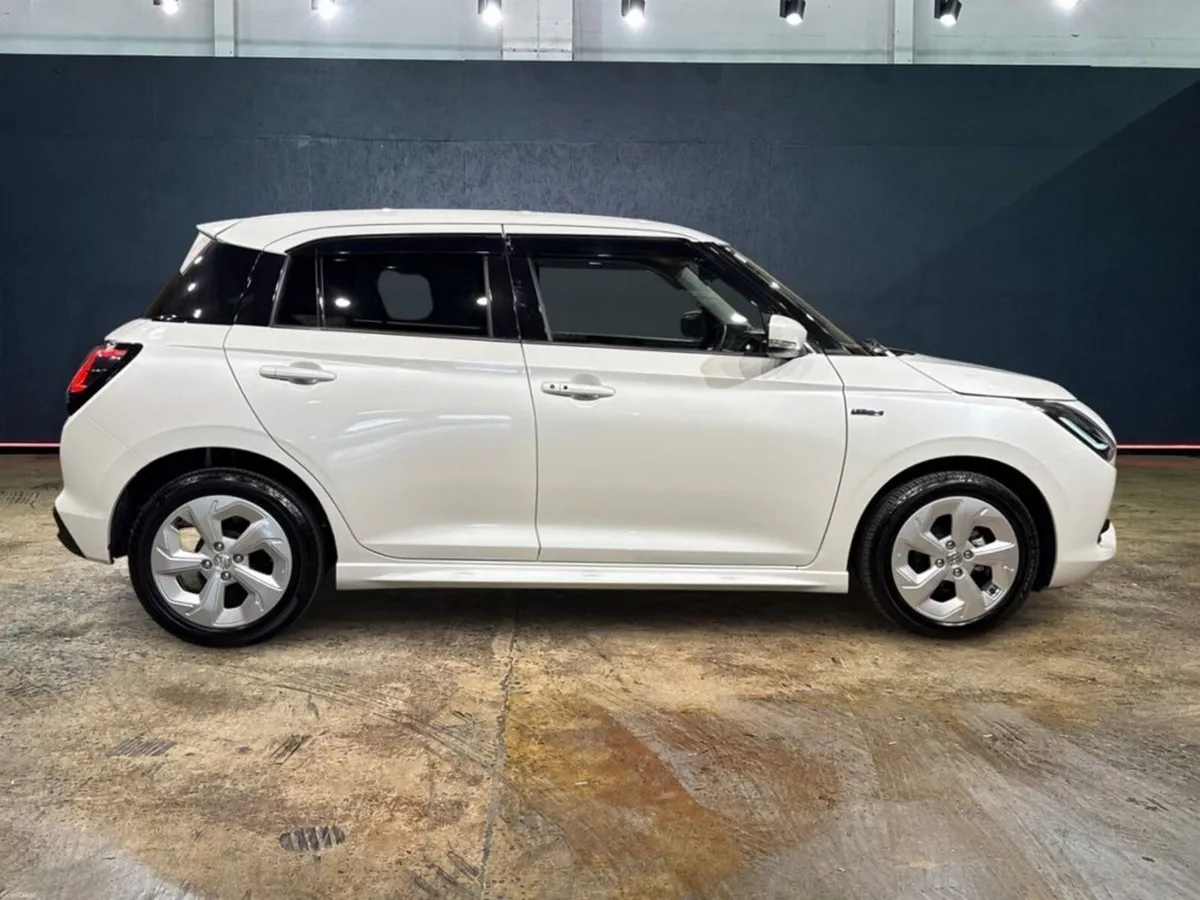 Suzuki Swift 1.2 HYBRID AUTOMATIC - CRUISE CONTROL - Image 2
