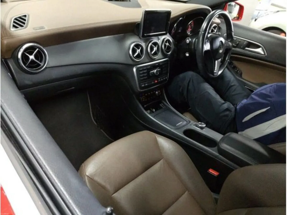 Mercedes-Benz GLA 2.0 GLA250 4matic Petrol Auto - Image 5