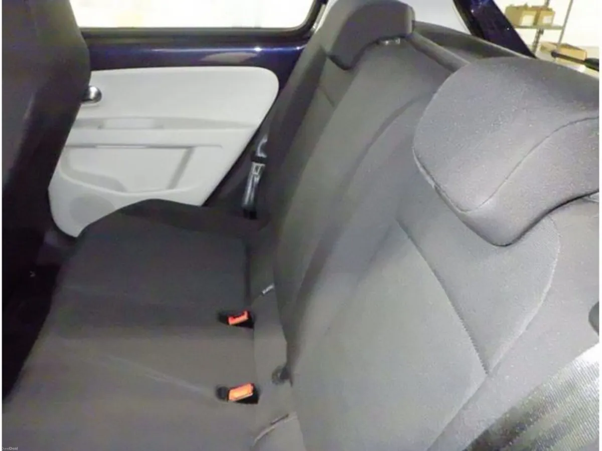 Volkswagen up! 1.0 Move Up! Petrol Auto Low Mileag - Image 6