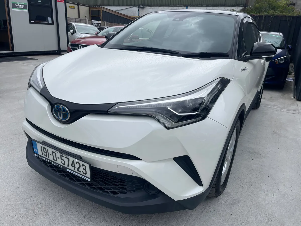 192 Toyota C-HR Hybrid 1.8 Automatic 5dr Model - Image 4