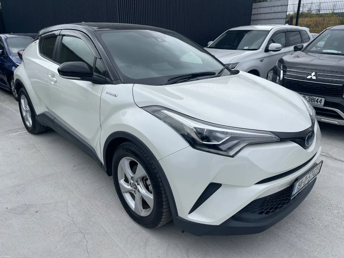 192 Toyota C-HR Hybrid 1.8 Automatic 5dr Model - Image 2