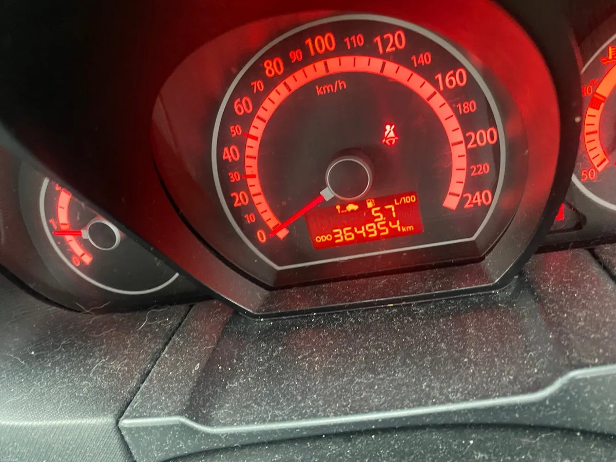 Kia Ceed 2010 - Image 2