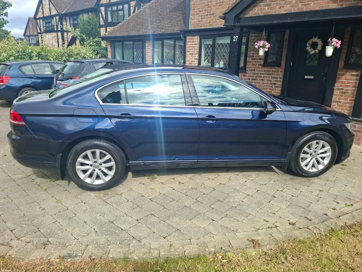 VOLKSWAGON PASSAT 1.6 TDI  2015 ONLY 156000 KLMS - Image 2