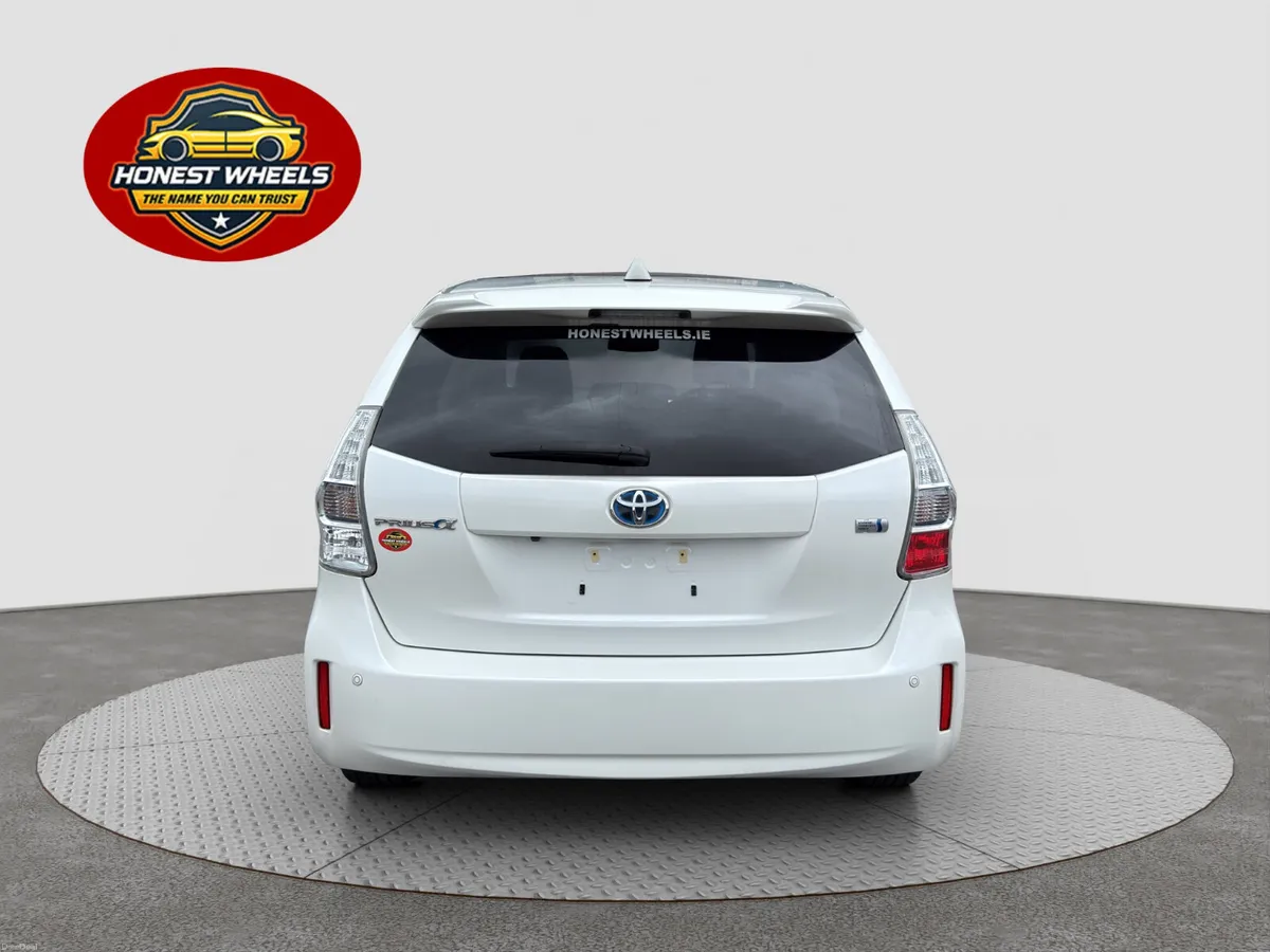 2013 Toyota Prius 1.8 Hybrid Automatic 7 Seater - Image 6