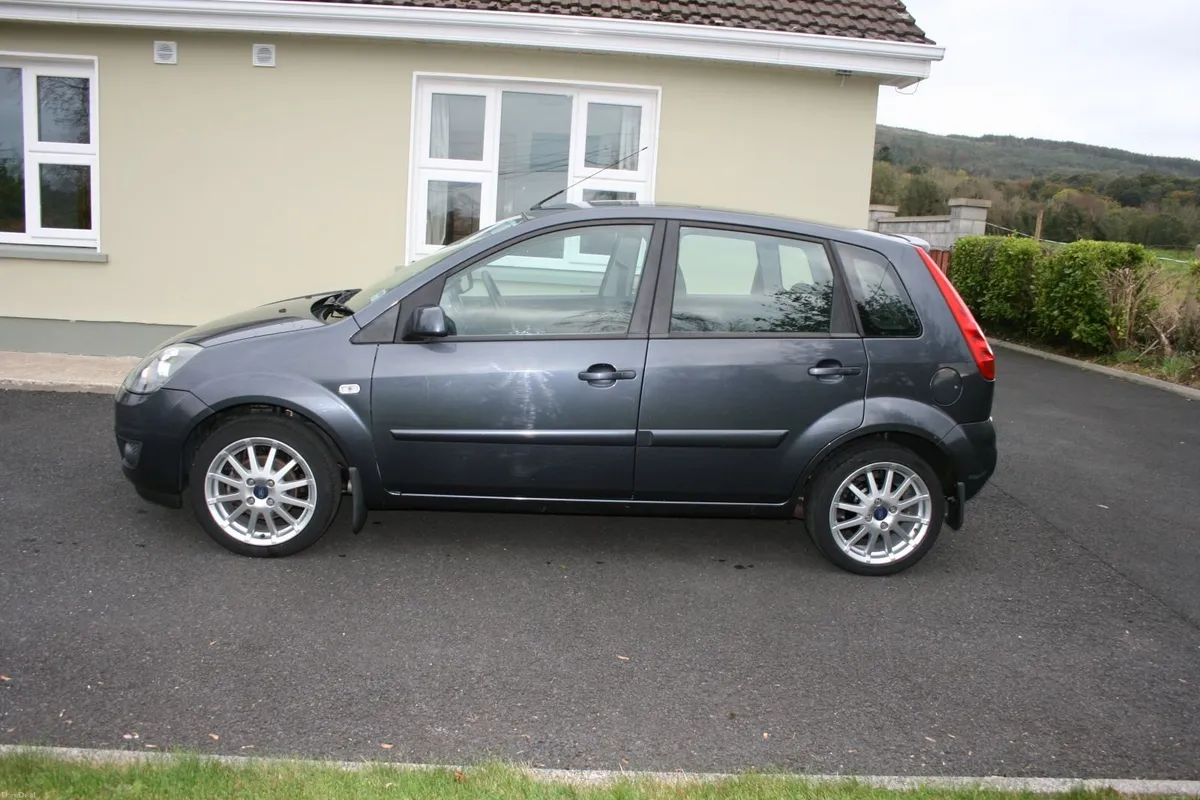 Ford Fiesta 2009 with very low milage - Image 3