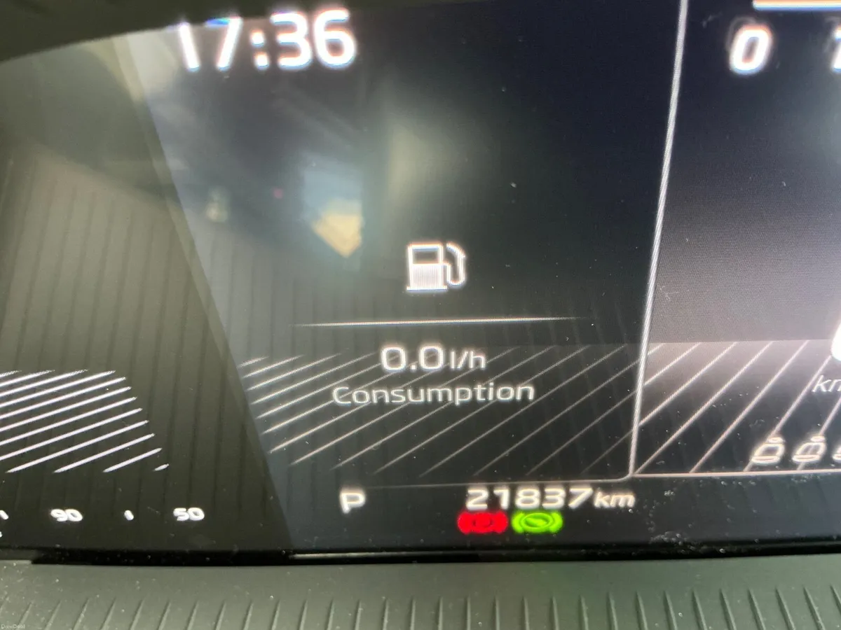 Skoda Karoq Automatic 2023 very low mileage - Image 5