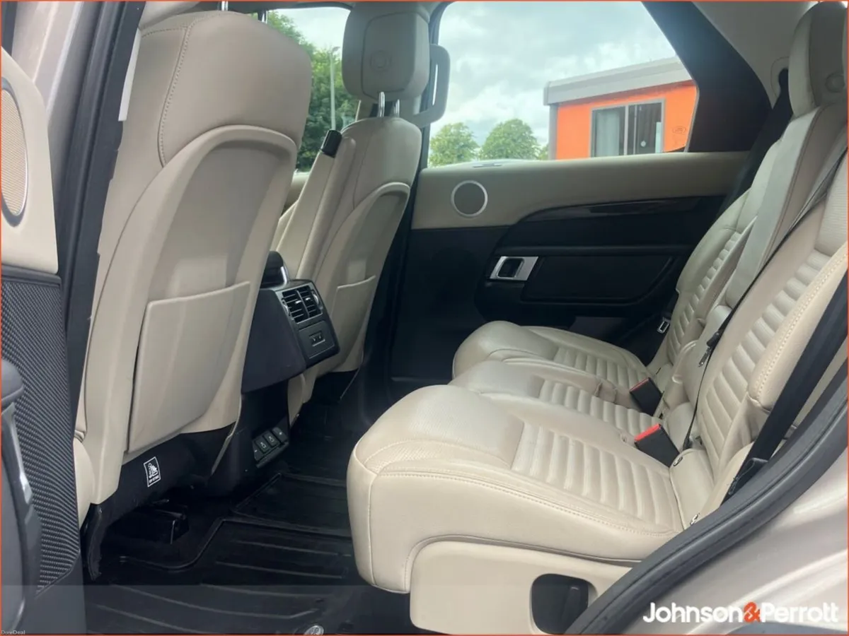 Land Rover Discovery 3.0D SDV6 306PS 4WD Auto Land - Image 5