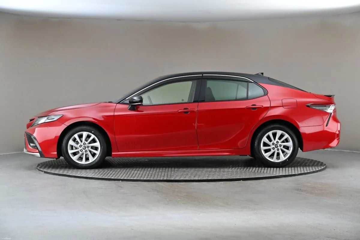 Toyota Camry 2.5 HYBRID **BI-TONE ROOF**HALF LEATH - Image 5