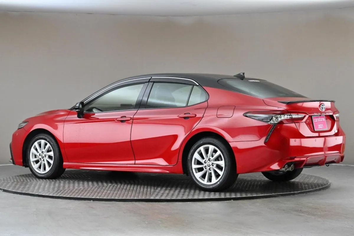 Toyota Camry 2.5 HYBRID **BI-TONE ROOF**HALF LEATH - Image 6