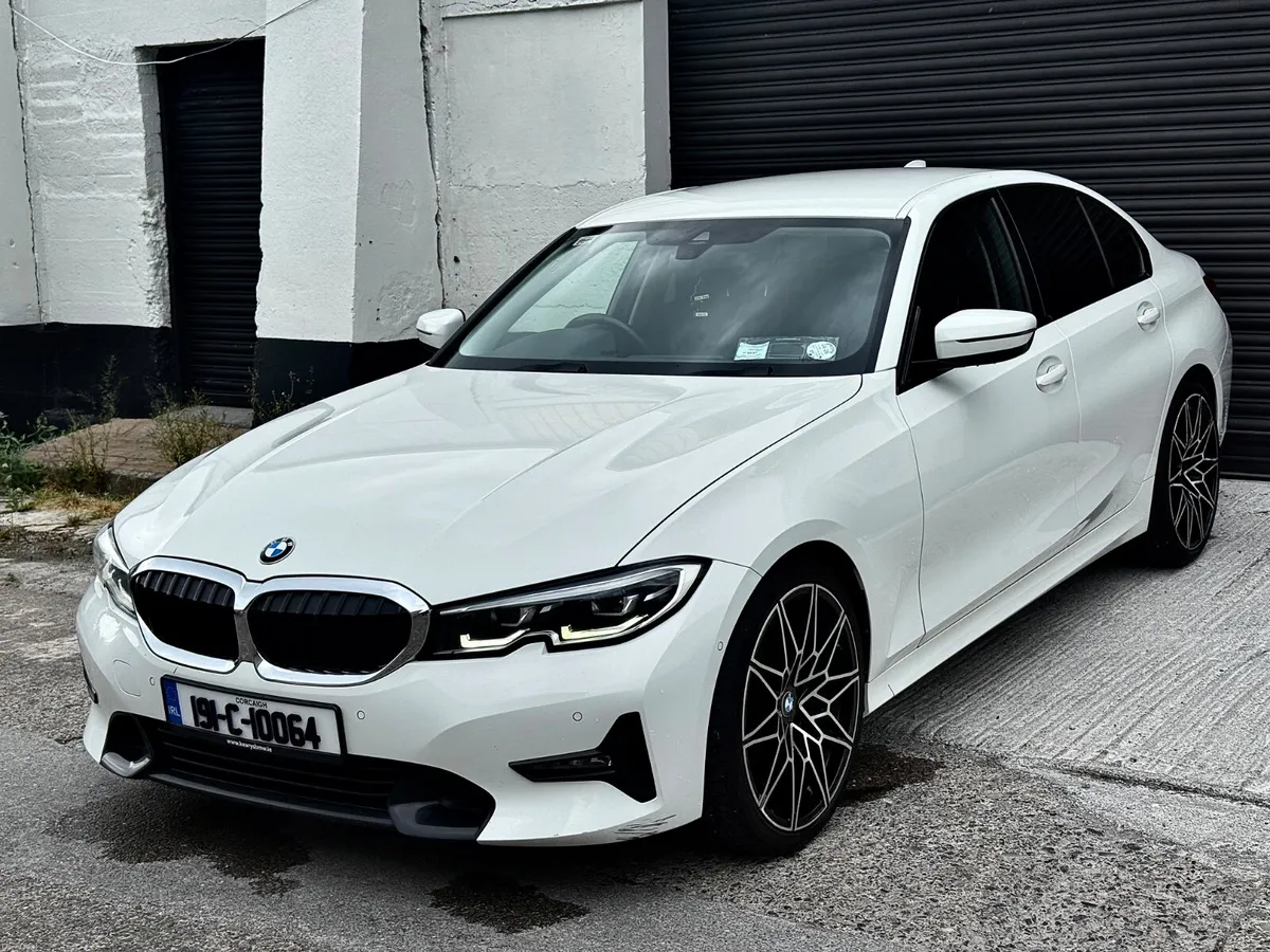 BMW 3-Series 2019 - Image 5