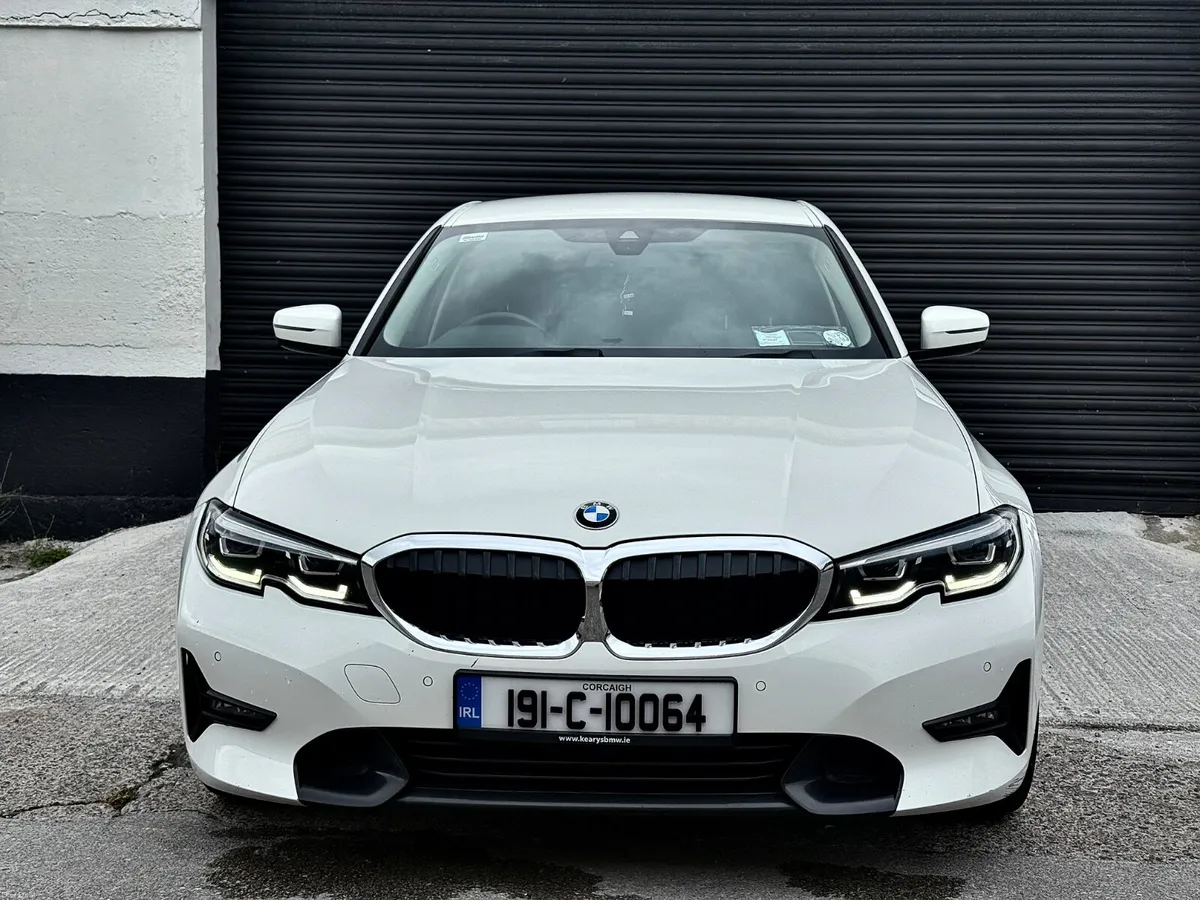 BMW 3-Series 2019 - Image 3