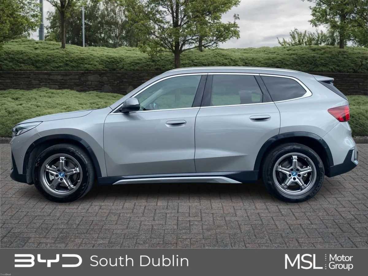 BMW iX1 eDrive20 xLine - Image 6