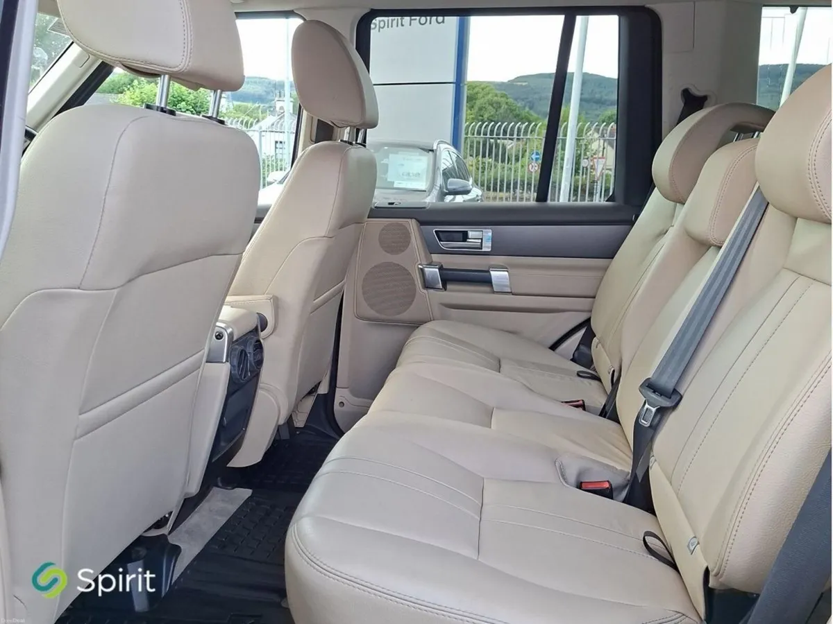 Land Rover Discovery 3.0 TDV6 XE Auto - Image 5