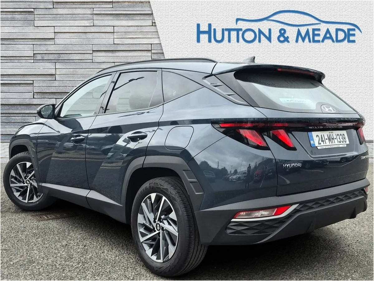 Hyundai Tucson Executive 1.6 Diesel 5dr - Image 2