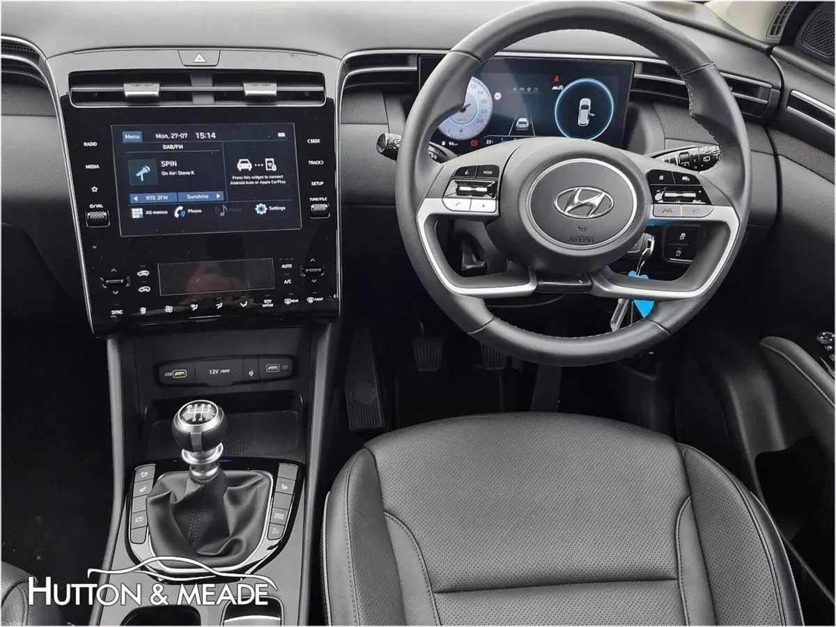 Hyundai Tucson Executive 1.6 Diesel 5dr - Image 3
