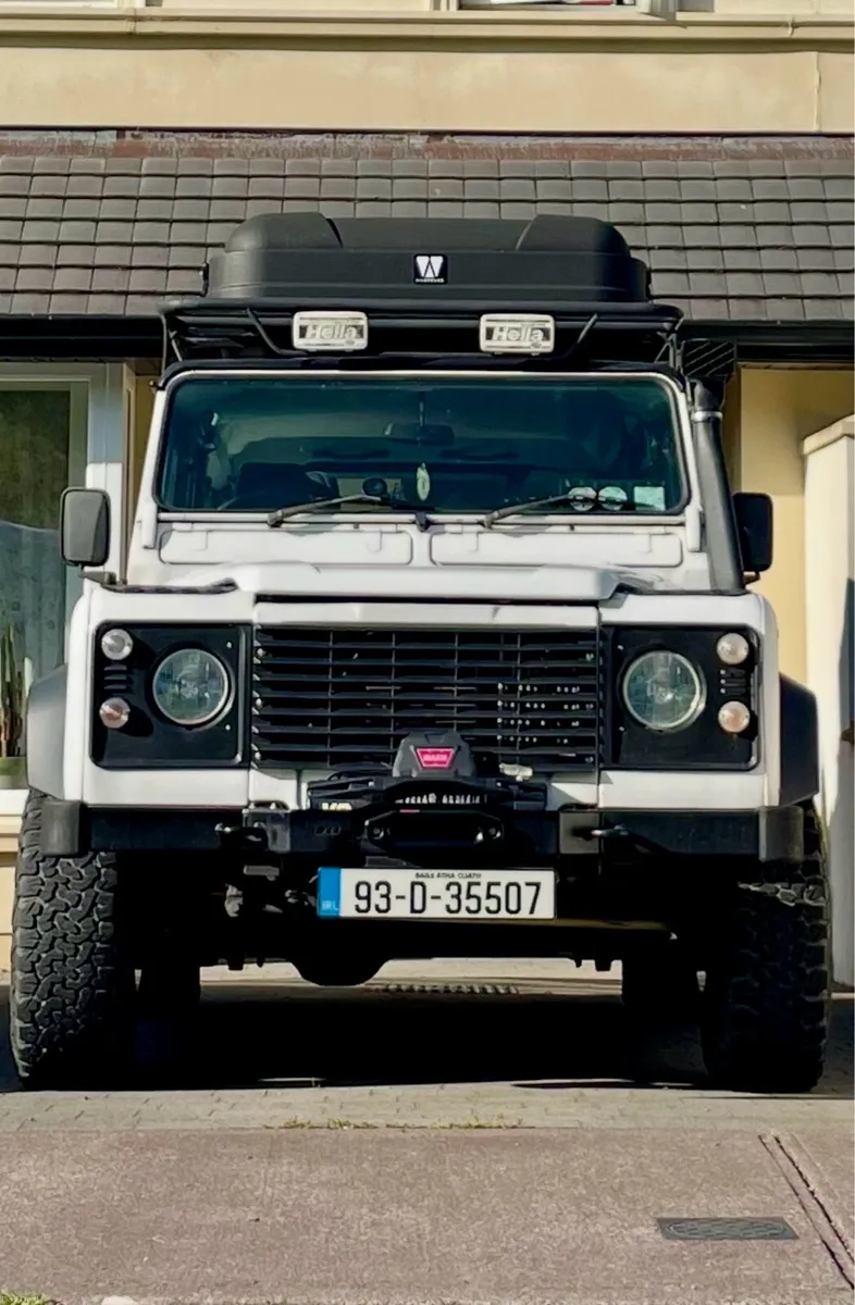 Land Rover Defender 110 - Image 1