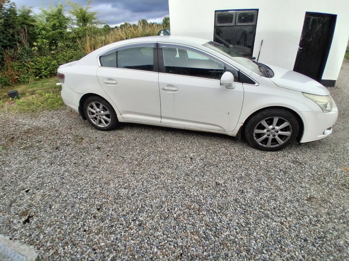 Toyota Avensis 2011 - Image 4