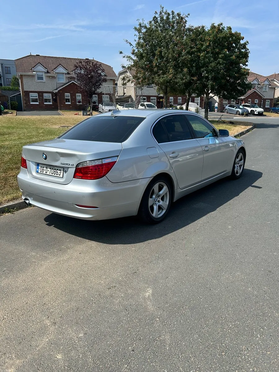 BMW 5 Series - Image 4