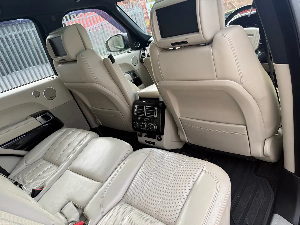 Land Rover Range Rover 3.0TDV6 - Image 5