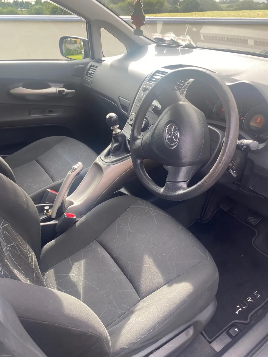 Toyota Auris 2009 - Image 6