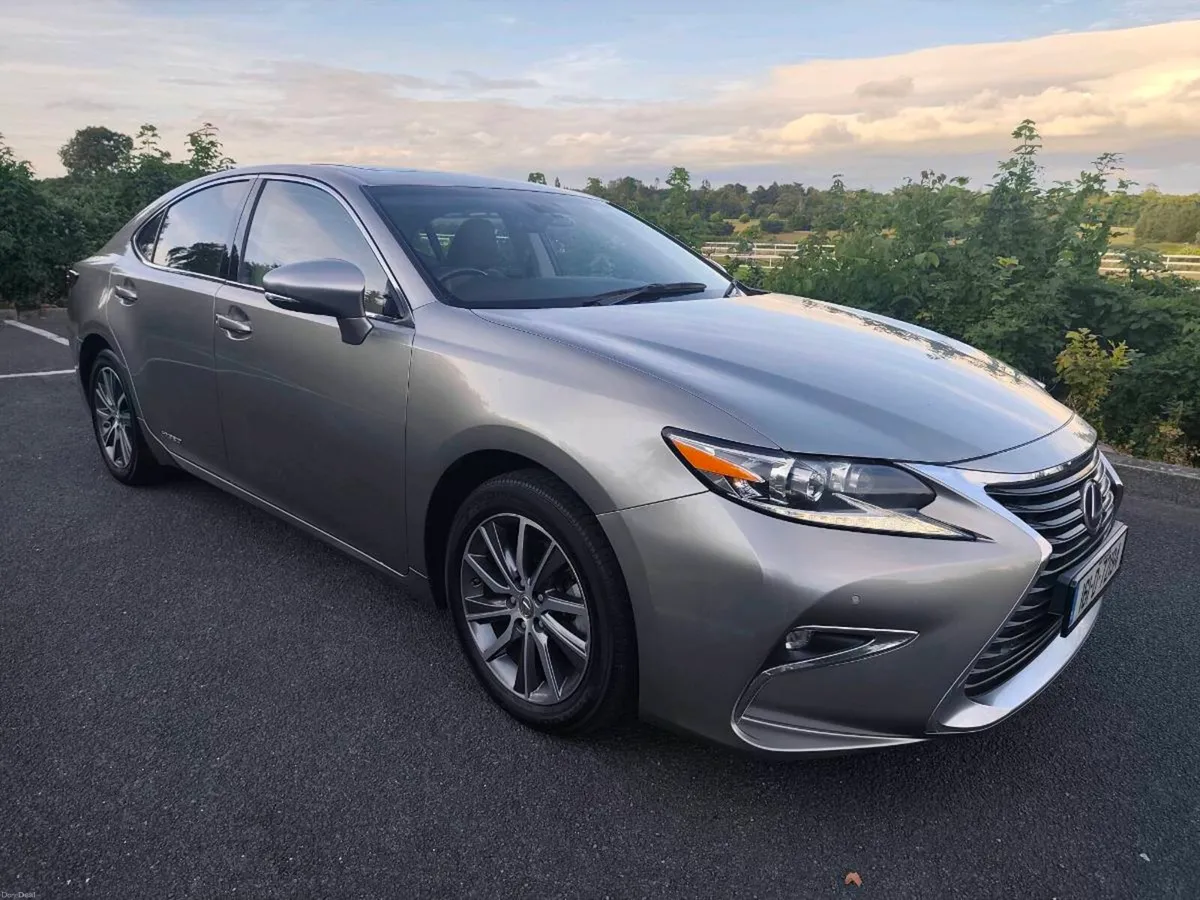 Lexus ES300H - Image 2