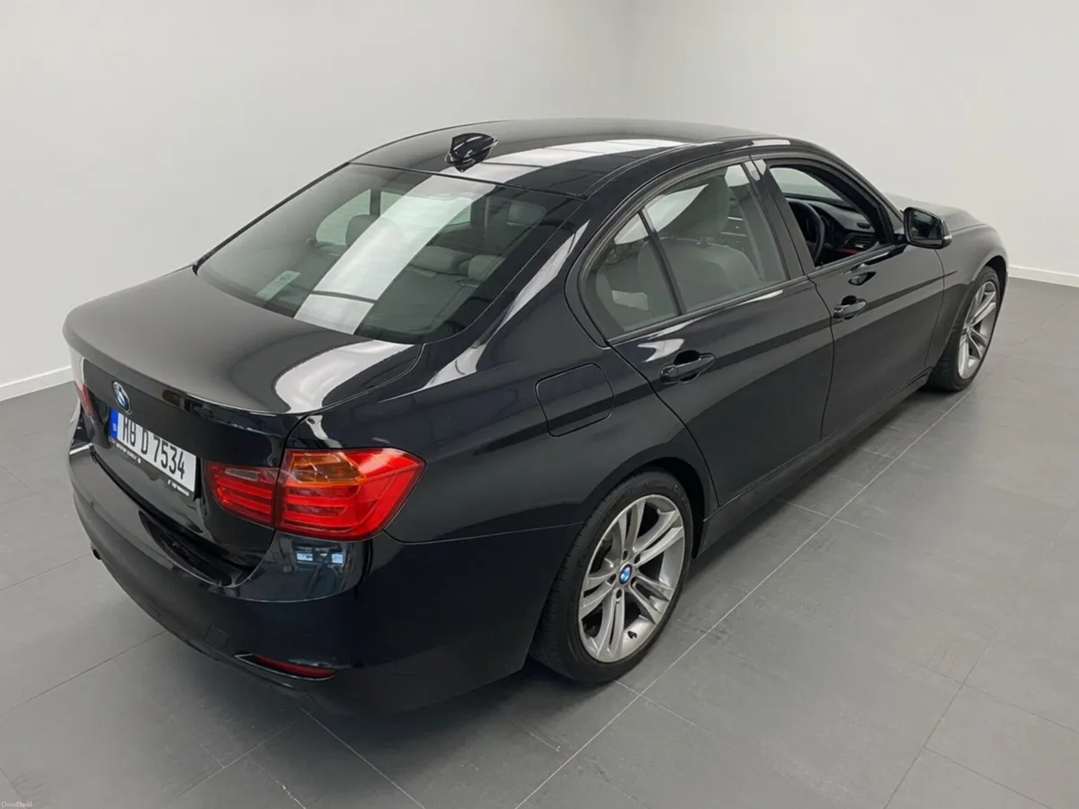 BMW 3-Series 2013 - Image 5