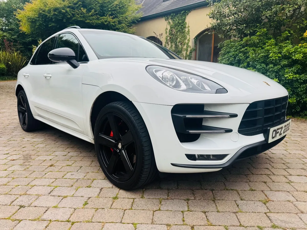 Porsche Macan 3.6 V6 Turbo PDK MEGA MEGA SPEC NI - Image 4