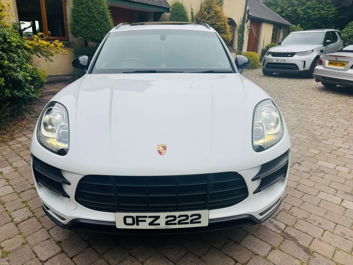 Porsche Macan 3.6 V6 Turbo PDK MEGA MEGA SPEC NI - Image 2
