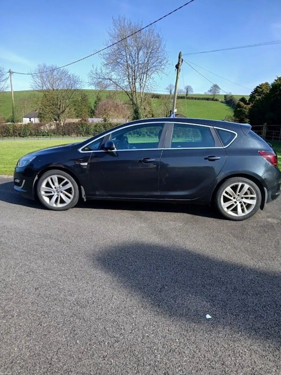 Vauxhall Astra 2013 - Image 2