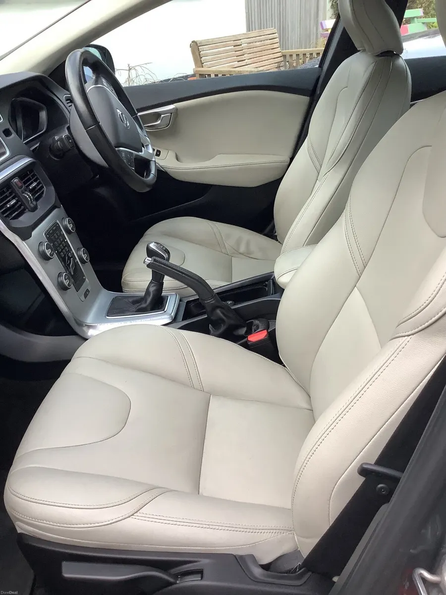 Volvo V40 2018 - Image 3