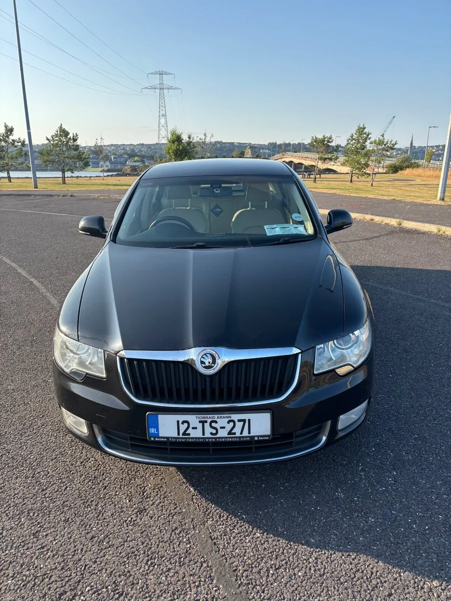 Skoda Superb 2012 - Image 2