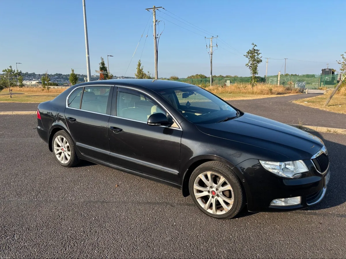 Skoda Superb 2012 - Image 1