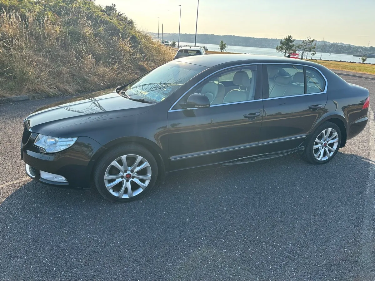 Skoda Superb 2012 - Image 5