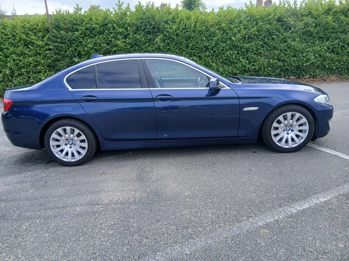 BMW 5-Series 2012 - Image 4