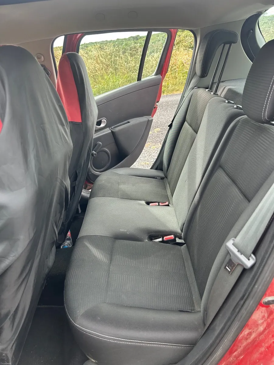 Renault Clio 2011 - Image 6
