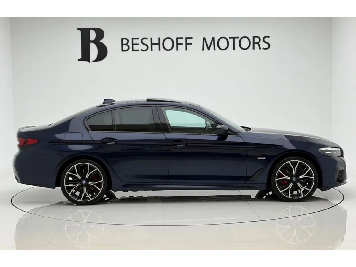 BMW 5-Series 530e M-SPORT PRO=IVORY INTERIOR//HUGE - Image 6
