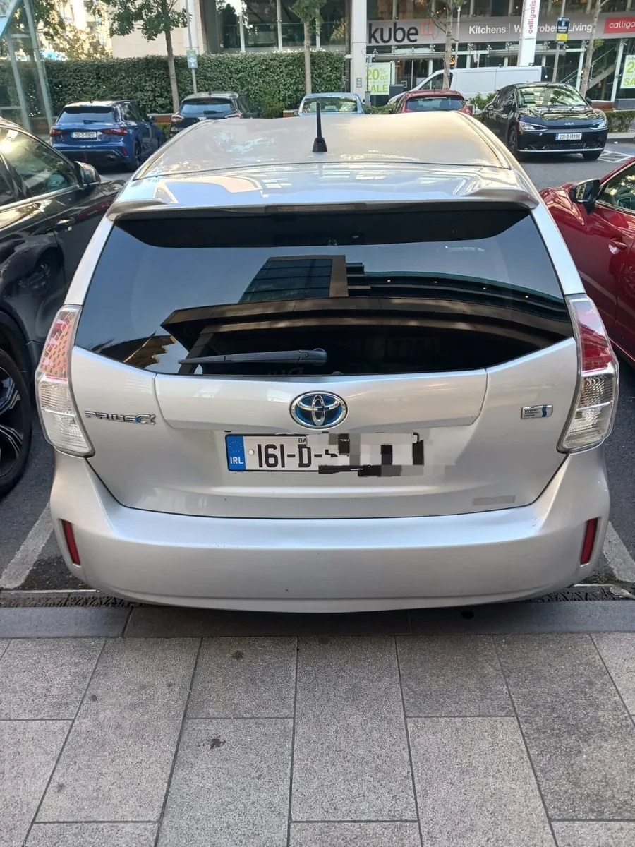 Toyota prius alpha 5 seaters 161-D- - Image 2