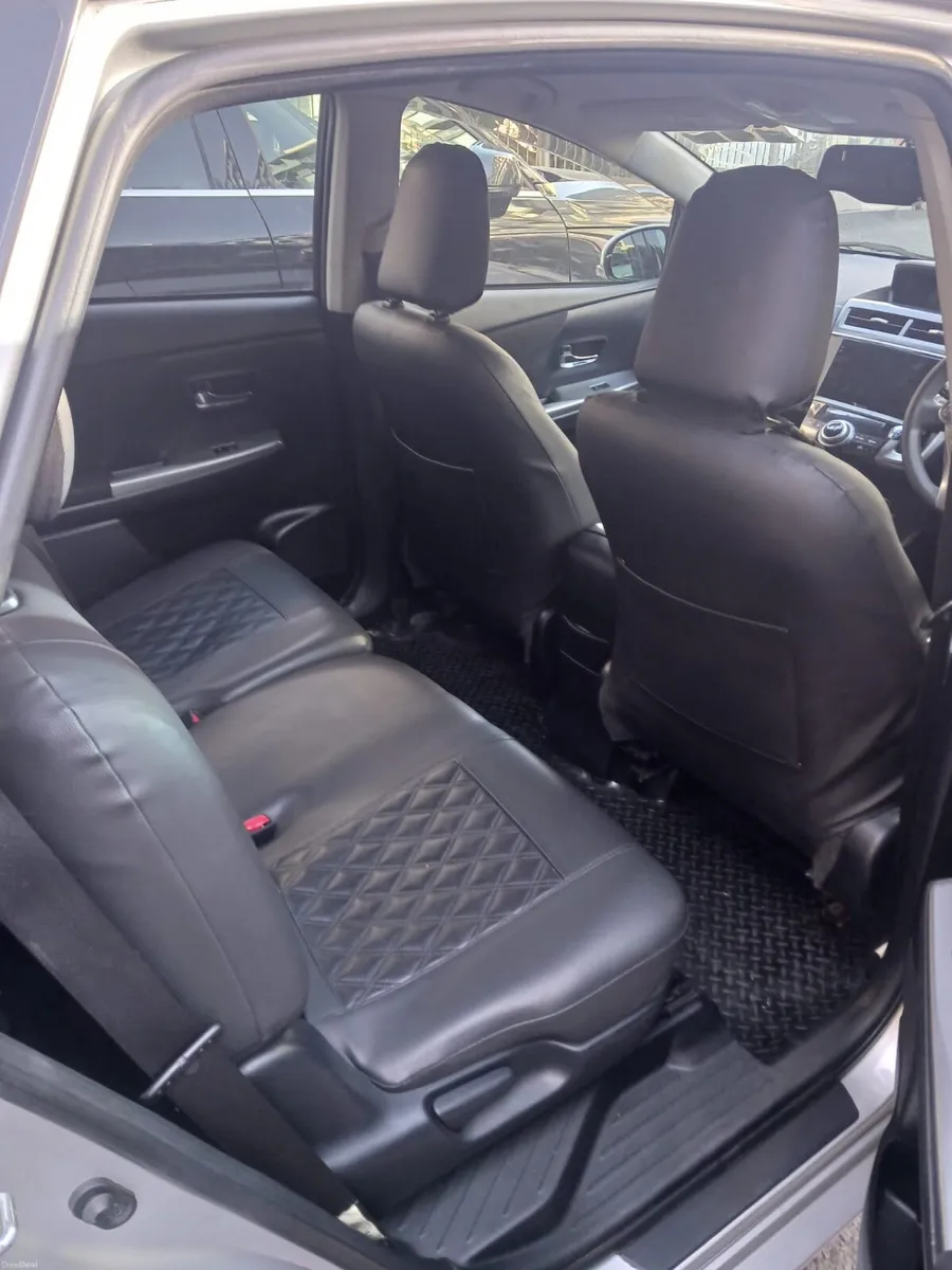 Toyota prius alpha 5 seaters 161-D- - Image 4