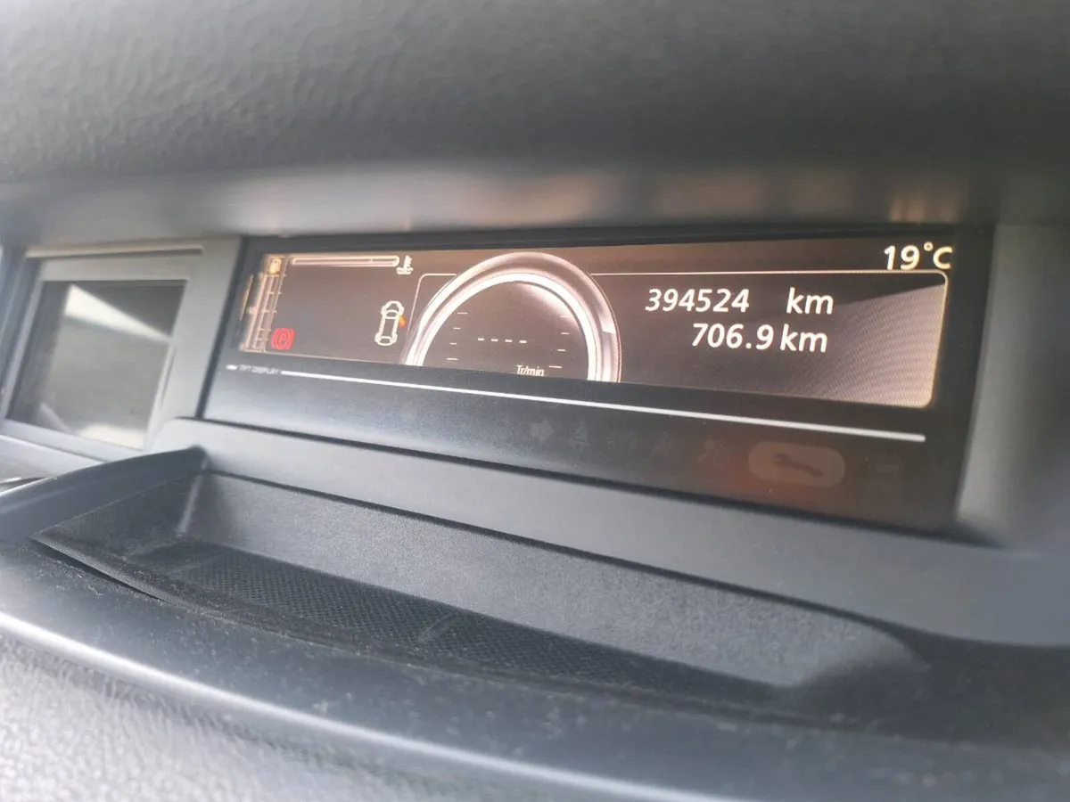 Car - Image 3