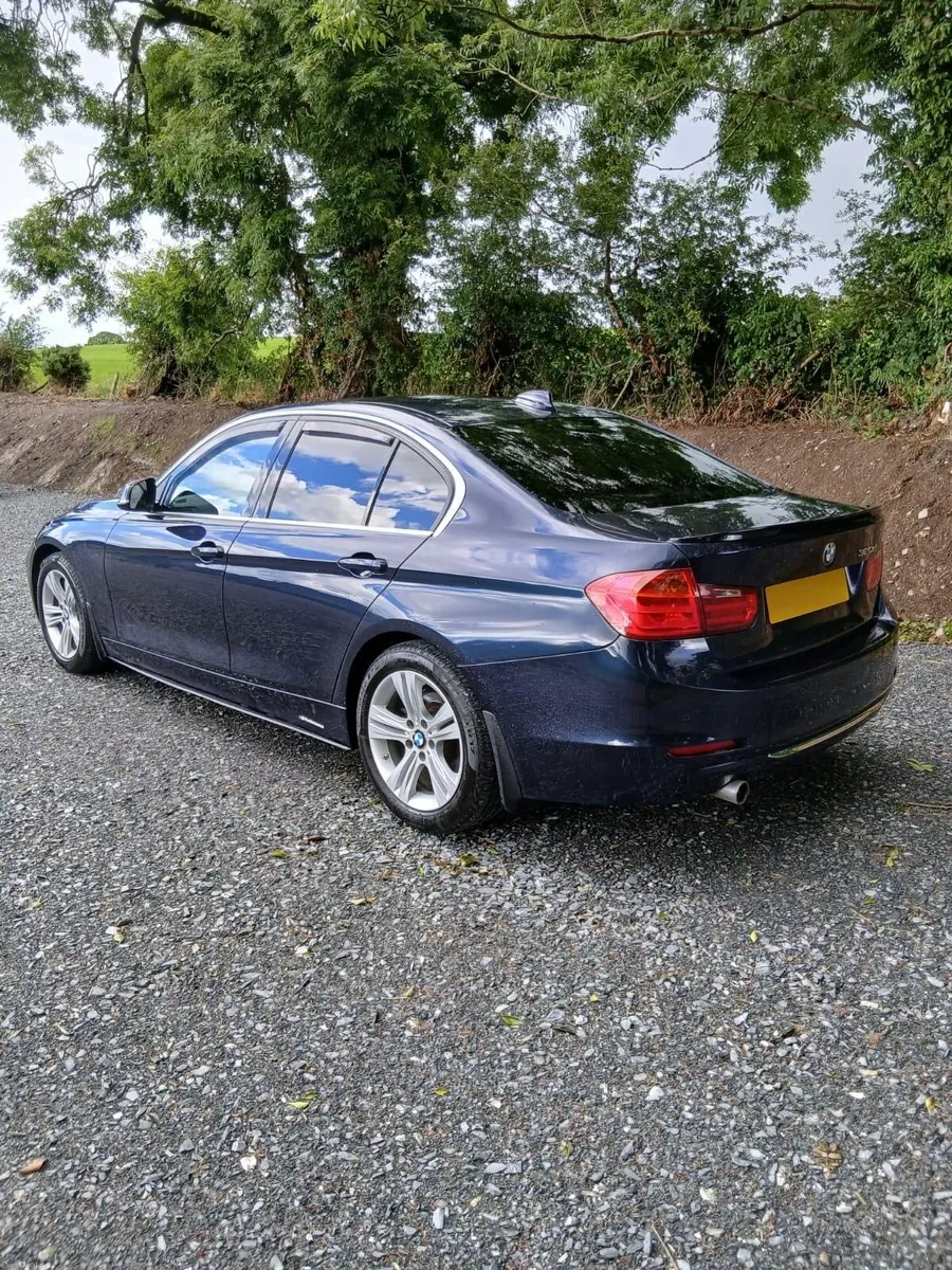 BMW 320d luxury auto - Image 4