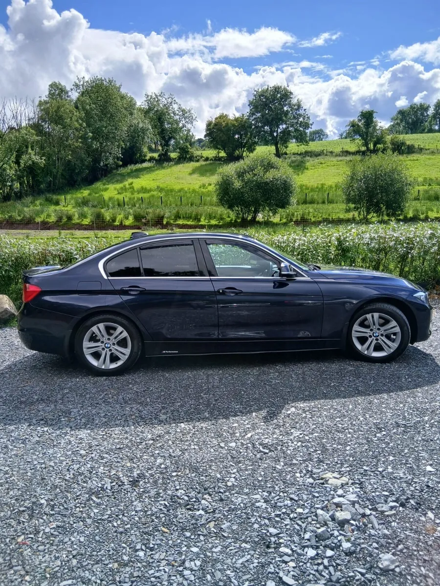 BMW 320d luxury auto - Image 5