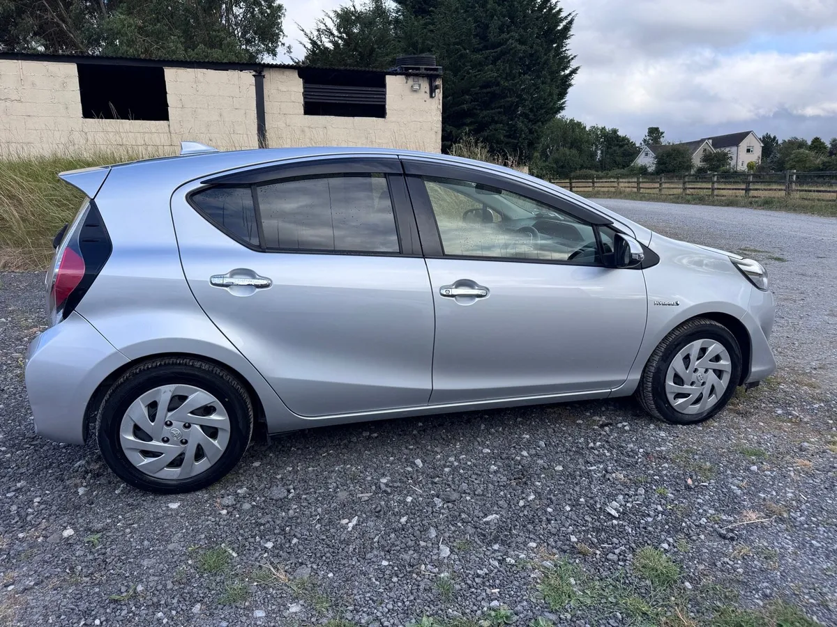 Toyota Aqua 2019 - Push start - Image 3