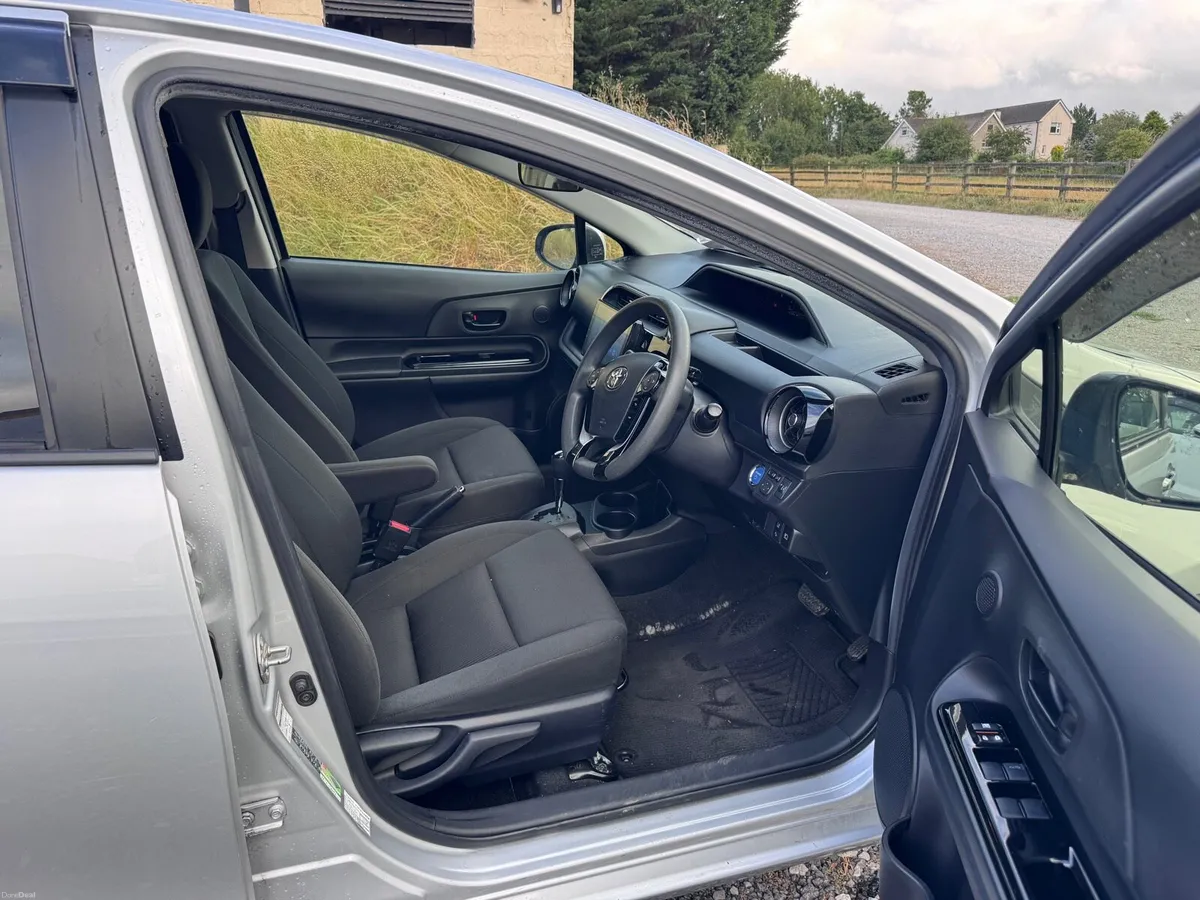 Toyota Aqua 2019 - Push start - Image 5